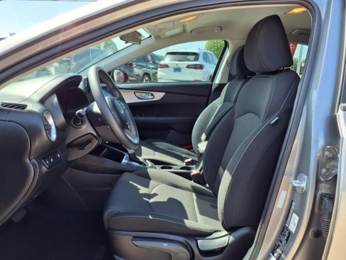 Used 2023 Kia Forte LXS w/ LXS Technology Package image 19