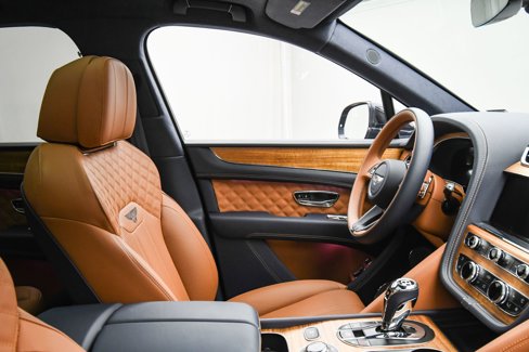 Used 2023 Bentley Bentayga image 49