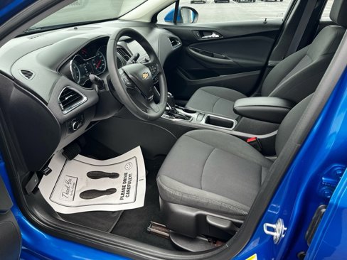 Used 2017 Chevrolet Cruze LT image 10