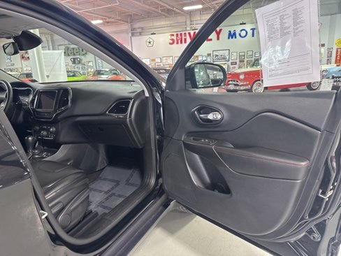 Used 2022 Jeep Cherokee Trailhawk w/ Comfort/Convenience Group image 42