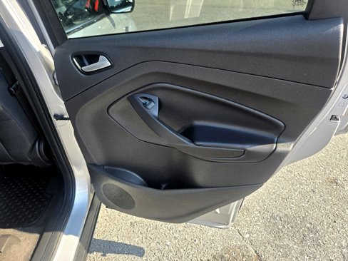 Used 2017 Ford Escape SE image 39