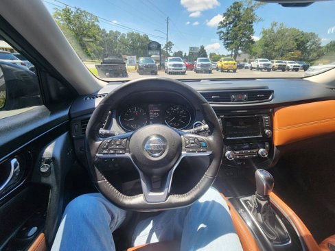 Used 2018 Nissan Rogue SL w/ Premium Package image 16