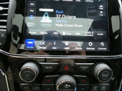 Used 2020 Jeep Grand Cherokee Limited w/ Luxury Group II image 25