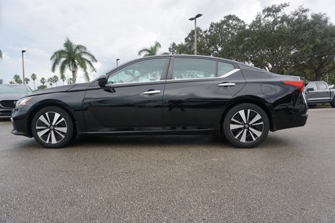 Used 2021 Nissan Altima 2.5 SV image 14