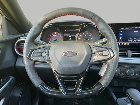 New 2025 Chevrolet Trax RS w/ Sunroof Package image 18