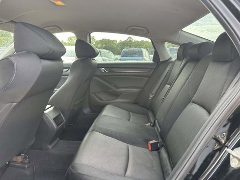 Used 2018 Honda Accord LX image 10
