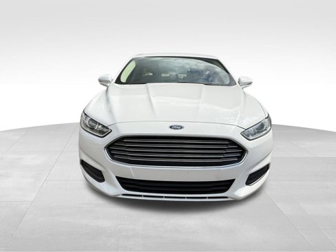 Used 2016 Ford Fusion SE image 8