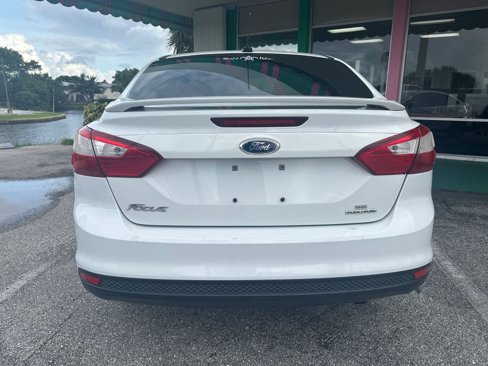 Used 2014 Ford Focus SE w/ SE Sport Package image 5