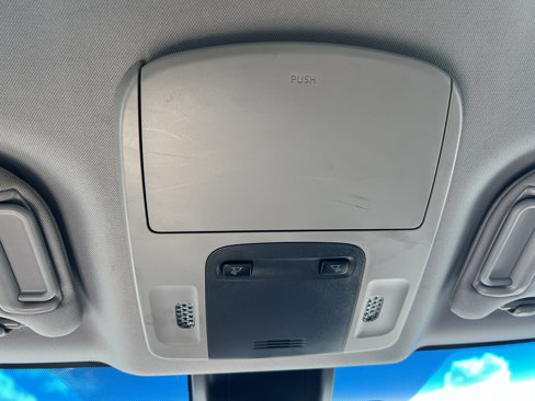 Used 2018 Toyota Camry SE image 37