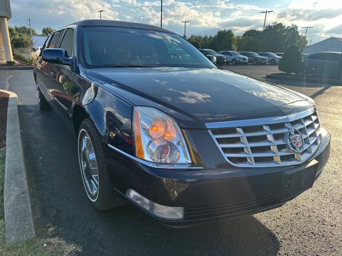 Used 2007 Cadillac DTS image 1