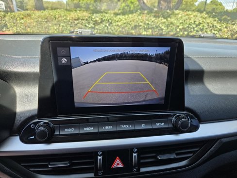 Used 2022 Kia Forte LXS w/ LXS Technology Package image 10