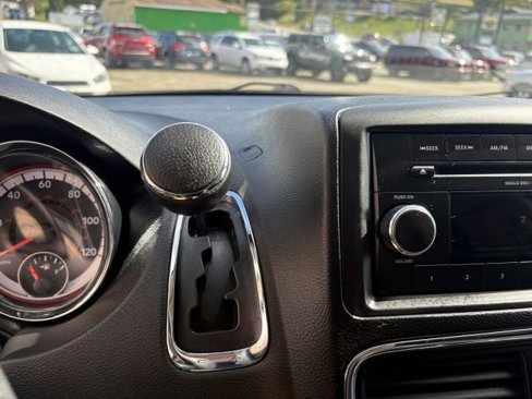 Used 2013 Dodge Grand Caravan SE image 40
