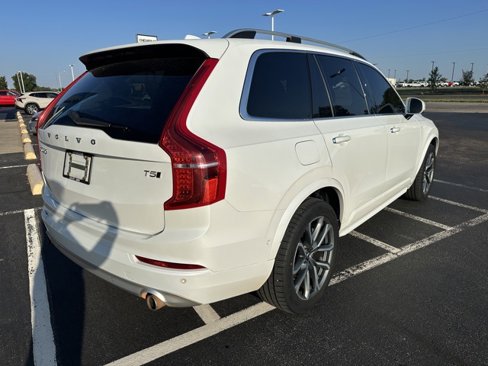 Used 2018 Volvo XC90 T5 Momentum w/ Convenience Package image 5