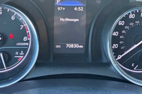 Certified 2020 Toyota Camry LE image 21