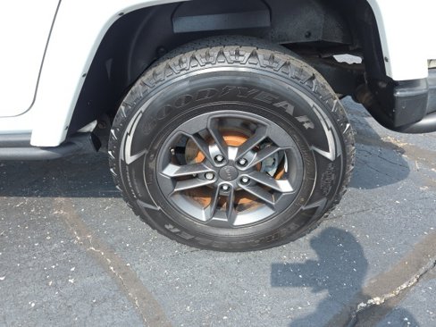 Used 2018 Jeep Wrangler Unlimited Sport image 46