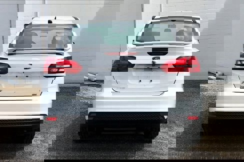 Used 2015 Ford Focus SE w/ Equipment Group 201A image 4