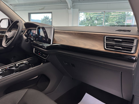 Used 2024 Volkswagen Atlas SE image 35