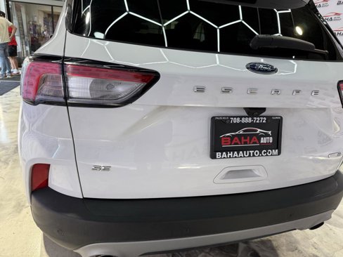 Used 2020 Ford Escape SE image 6