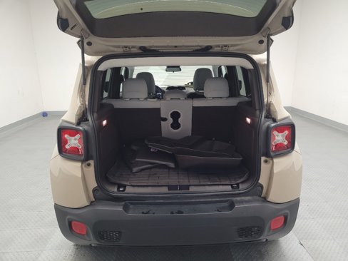 Used 2015 Jeep Renegade Latitude w/ Popular Equipment Group image 29