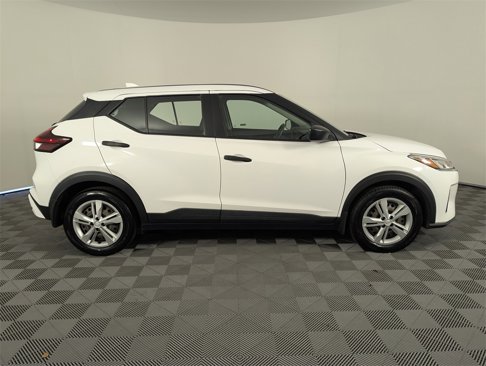 Used 2022 Nissan Kicks S image 4