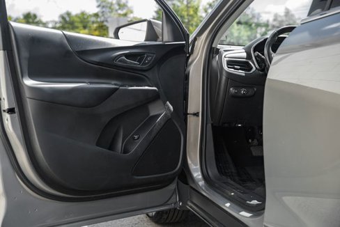 Used 2018 Chevrolet Equinox LT w/ Sun & Infotainment Package image 38