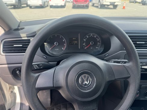 Used 2014 Volkswagen Jetta S image 8