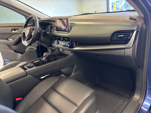 Used 2022 Nissan Rogue SV w/ SV Premium Package image 40