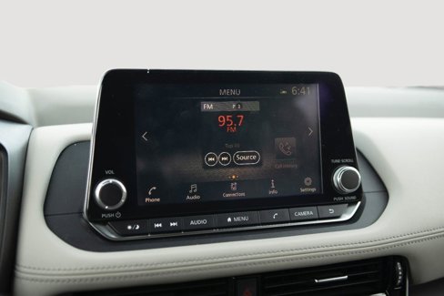 Used 2021 Nissan Rogue SV image 9