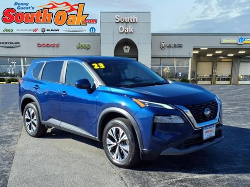 Used 2023 Nissan Rogue SV image 1