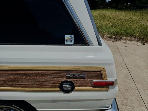 Used 1989 Jeep Grand Wagoneer image 5