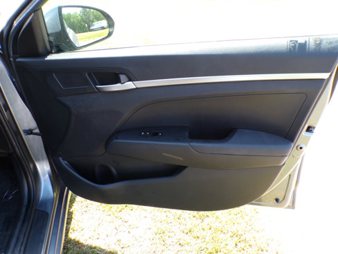 Used 2019 Hyundai Elantra SEL image 25