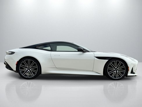Used 2024 Aston Martin DB12 Coupe image 9
