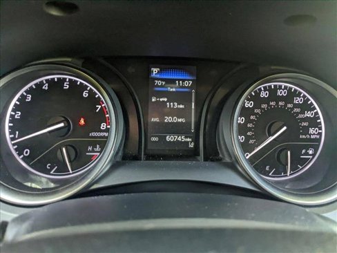 Used 2022 Toyota Camry SE image 11