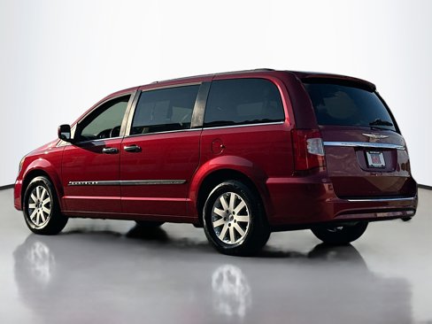 Used 2014 Chrysler Town & Country Touring w/ Driver Convenience Group image 14