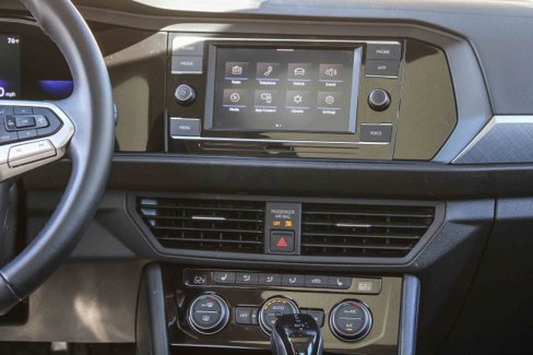 Used 2022 Volkswagen Jetta SE image 15