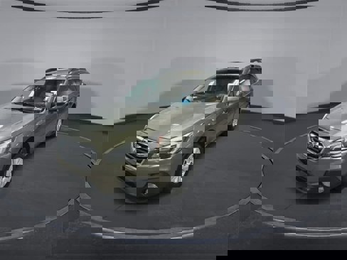 Used 2018 Subaru Outback 2.5i Premium image 4