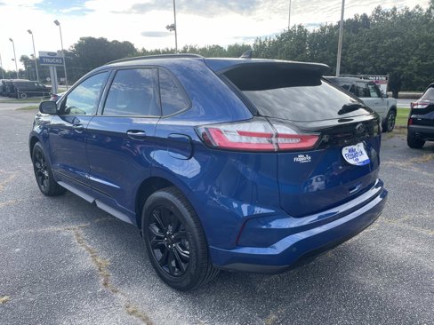 Used 2024 Ford Edge SE w/ Black Appearance Package image 5