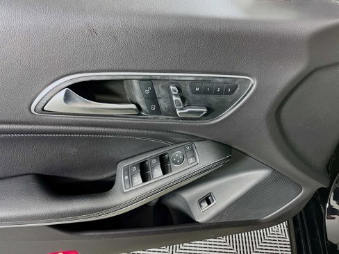 Used 2018 Mercedes-Benz CLA 250 4MATIC image 15