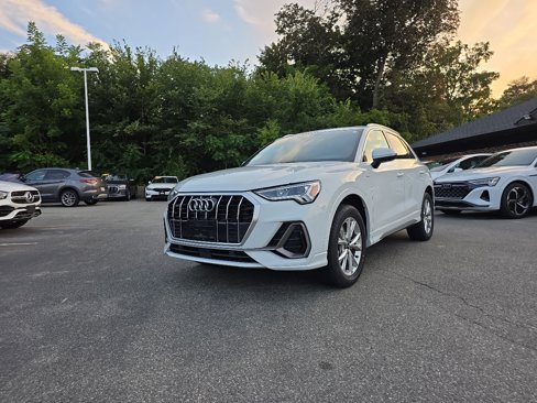 Used 2022 Audi Q3 2.0T Premium Plus image 2