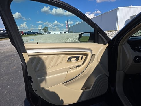 Used 2013 Ford Taurus SEL image 11