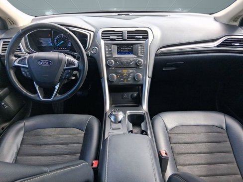 Used 2017 Ford Fusion SE w/ Equipment Group 601A image 14