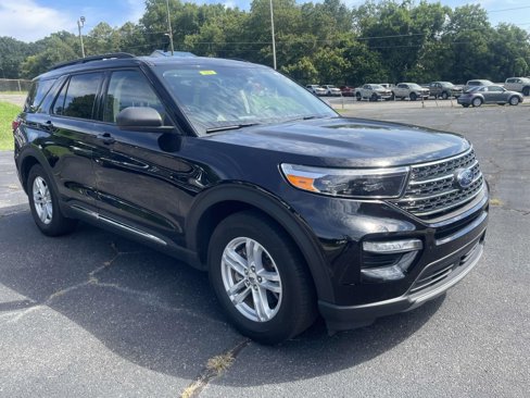 Used 2024 Ford Explorer XLT w/ Equipment Group 202A image 6