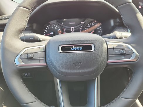 New 2026 Jeep Compass Latitude image 27