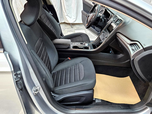 Used 2020 Ford Fusion SE image 13