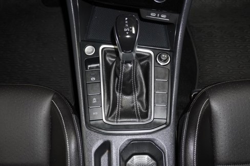 Certified 2023 Volkswagen Jetta SE w/ Panoramic Sunroof Package image 18