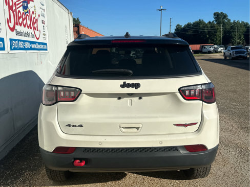 Used 2021 Jeep Compass Trailhawk image 4
