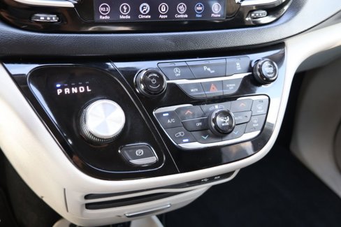 Used 2019 Chrysler Pacifica Touring-L image 28