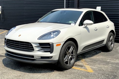 Certified 2020 Porsche Macan image 1