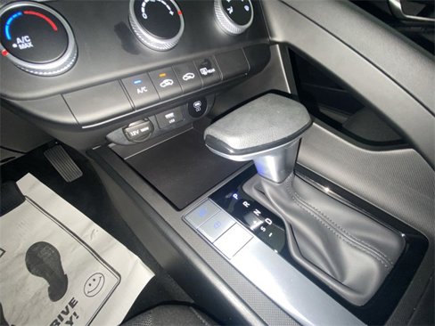 New 2025 Hyundai Elantra SE image 19