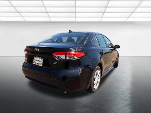Used 2021 Toyota Corolla LE image 4